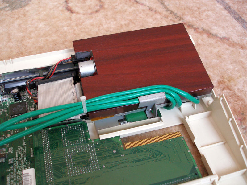 Fájl:SJ Switcher Module (DVI) + FDD + Cables.jpg